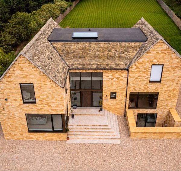 Luxury 550m² SIPs self build house in the Cotswolds by SIPS Eco Panels